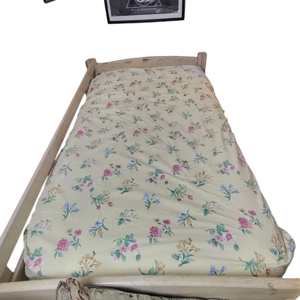 Vintage Springs Yellow Red Blue Floral Sheet Queen